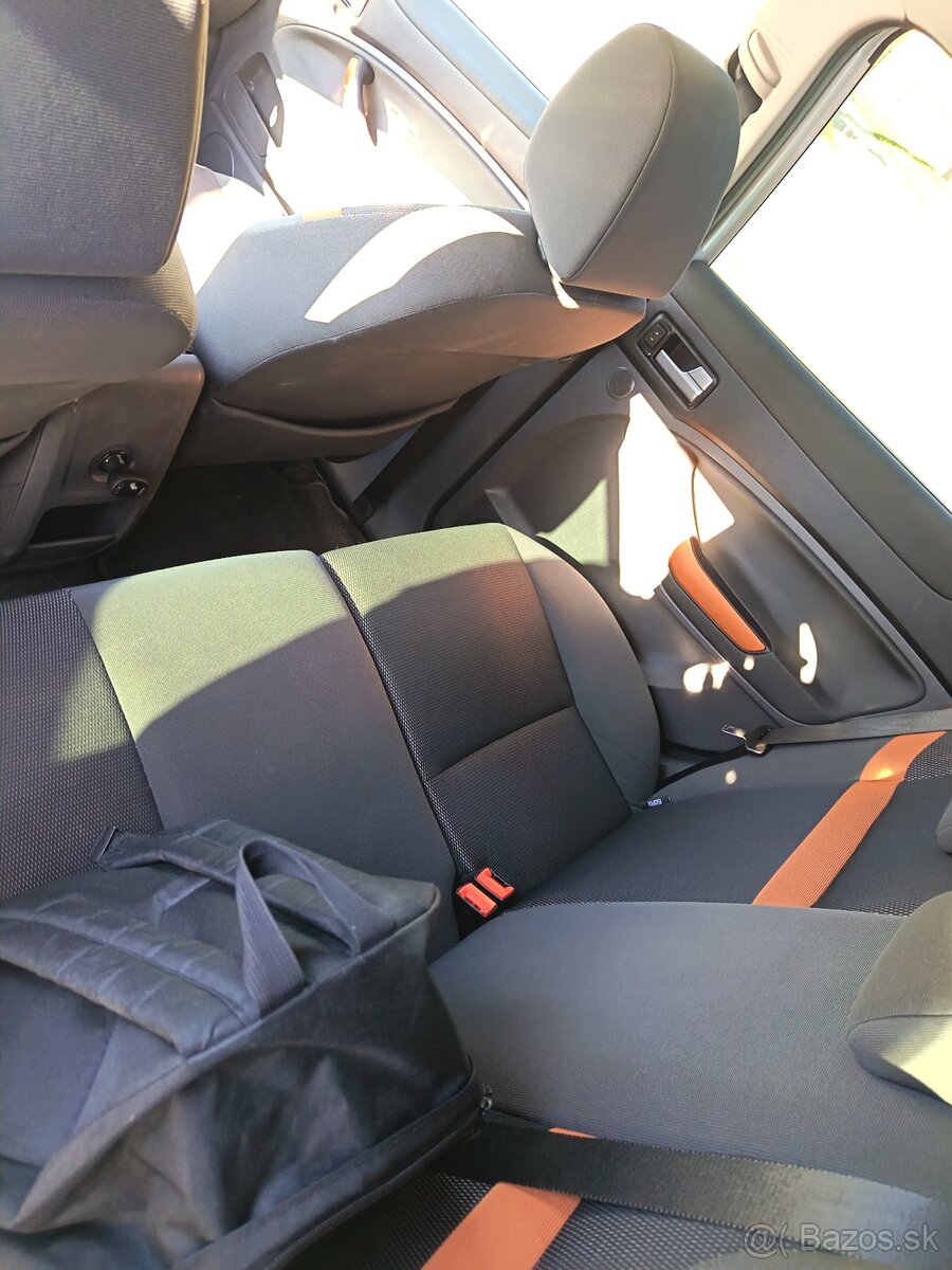 Ford Kuga - 2