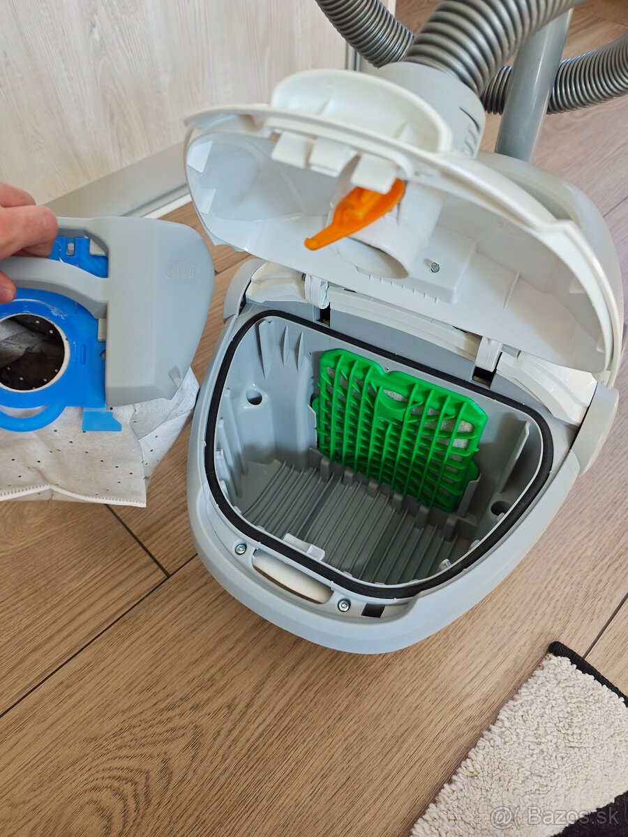 Predám plne funkčný vysávač Electrolux - 2
