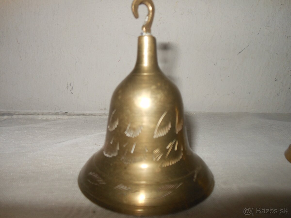 Zdobené mosadzné zvonce - 2