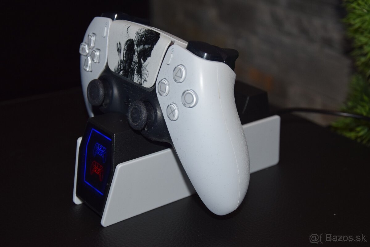 PlayStation 5 DualSense Charging Station - 2