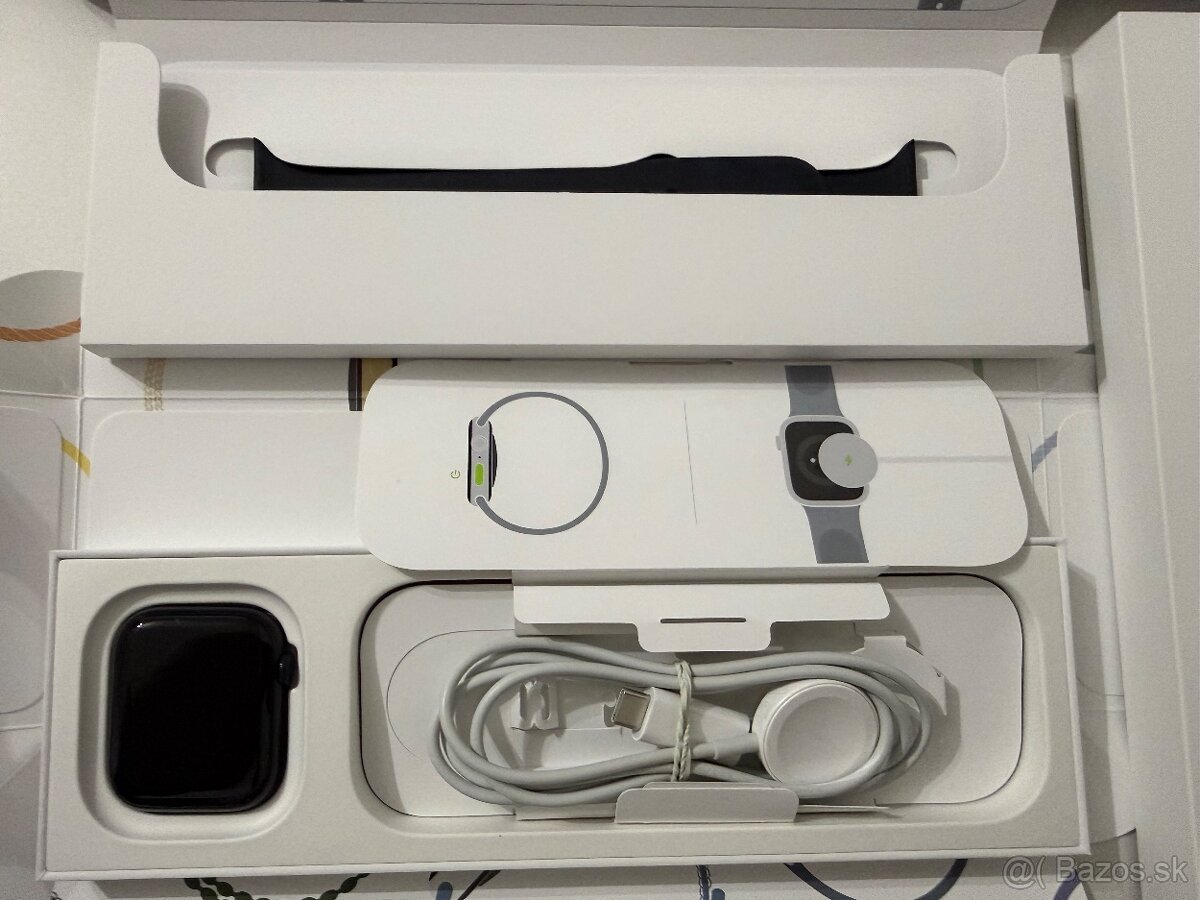 Apple Watch Series 9 45mm čierne M/L GPS - 2