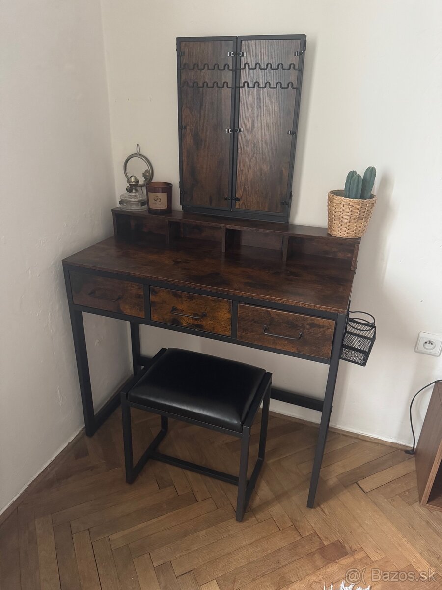 kozmetický / toaletný stolík - 2