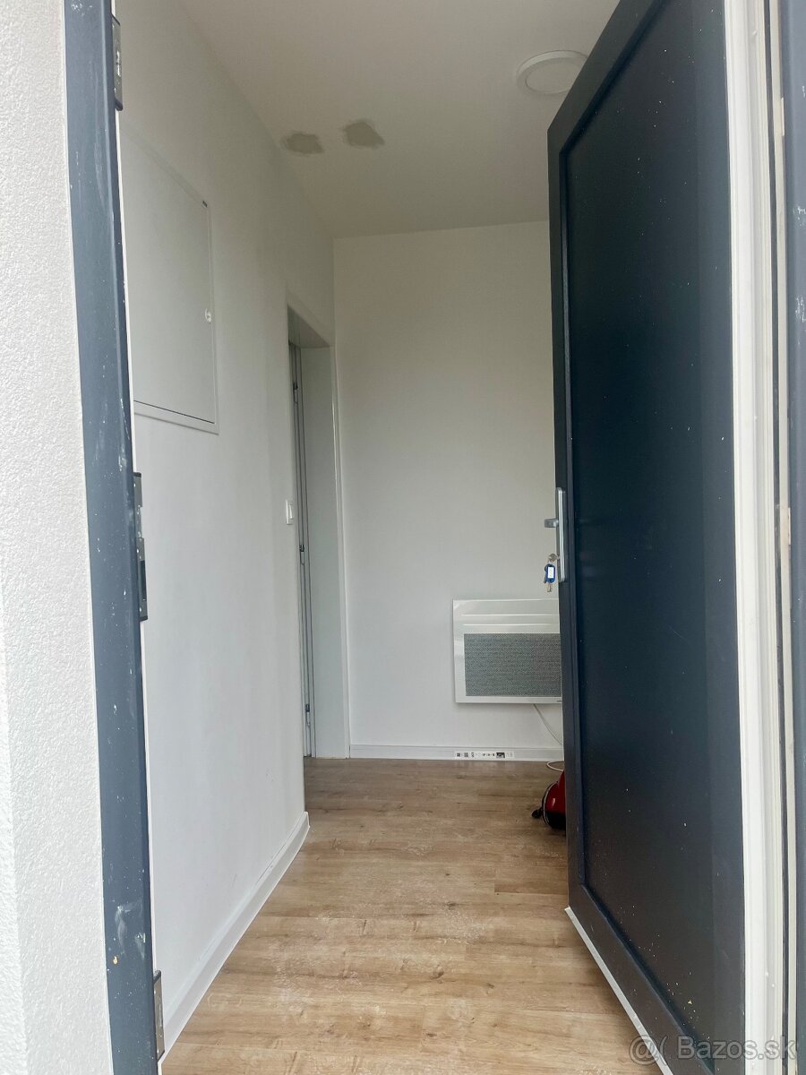 prenájom – 3 izbový byt v Seredi - 2