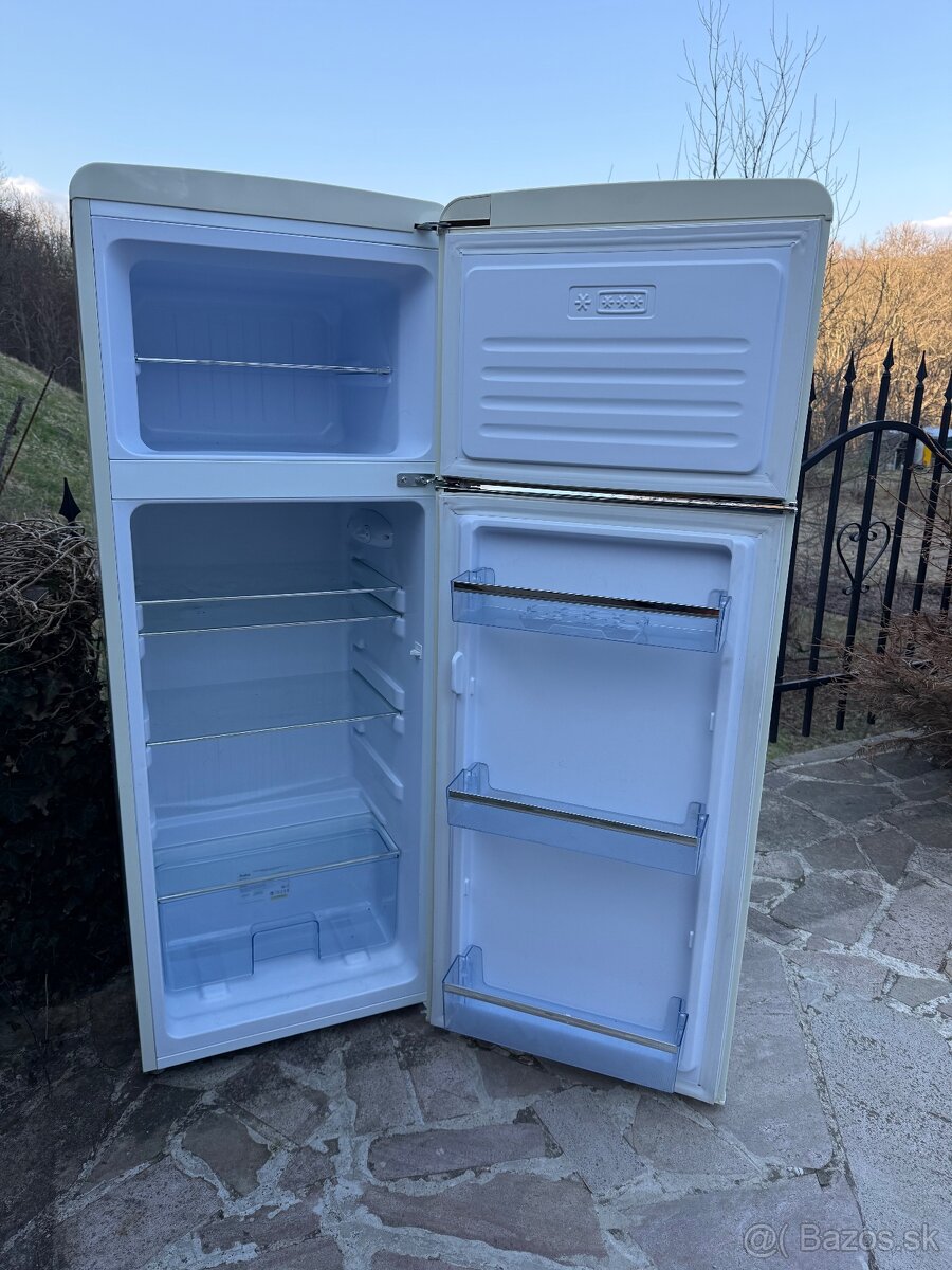 Retro chladnička Amica- vadná - 2