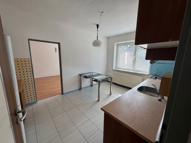 PREDAJ - dvojgeneračný rodinný dom SEREĎ - 2