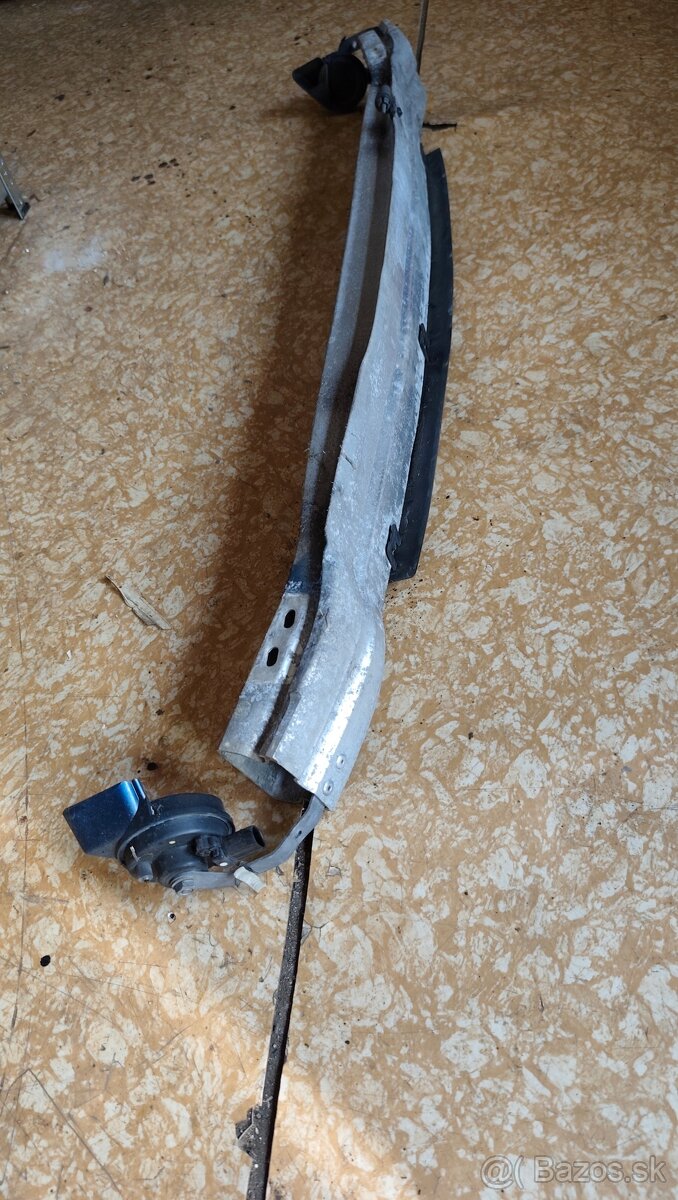 Vystuha Audi A4 B8 - 2