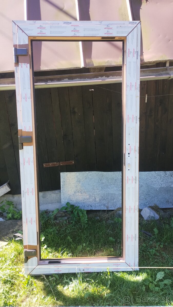 Predám plastové dvere - 2