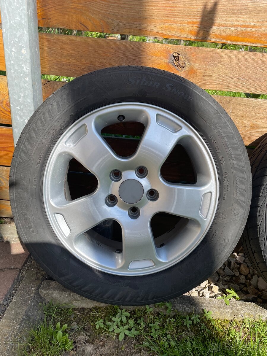 Zimne pneu R16 s diskami - 2