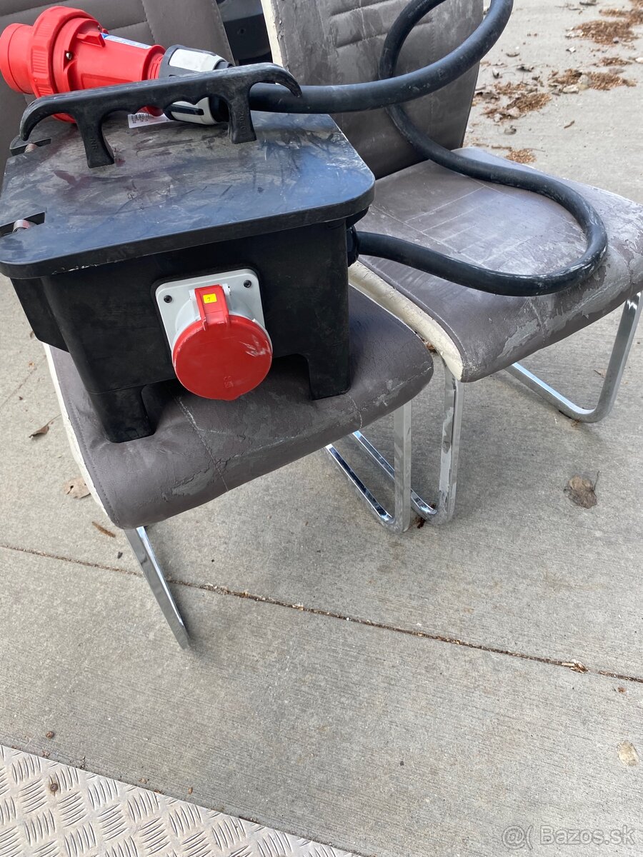 elektrický rozvádzač so zásuvkami - 2