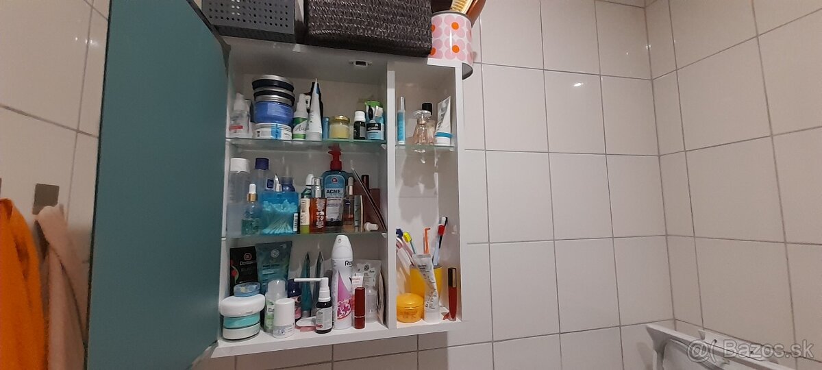 Zrkadlová skrinka - 2