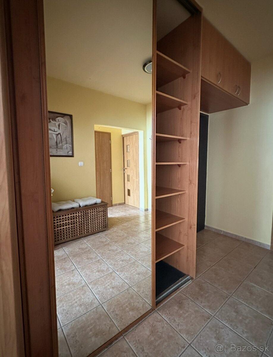 Vstavaná skriňa chodba - 2