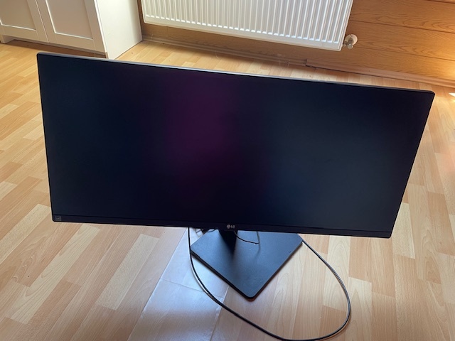 34” LG ultrawide IPS monitor – plne funkčný - 2