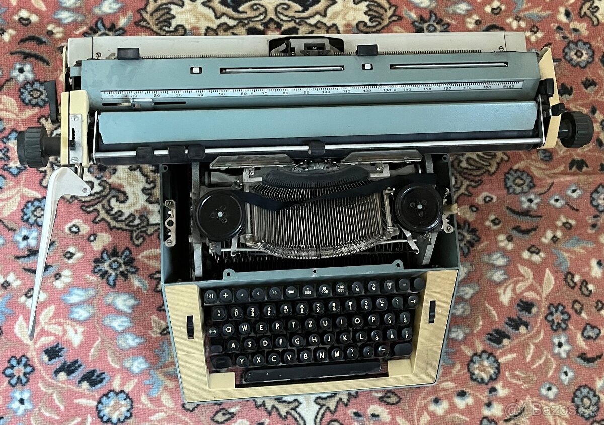 Písací stroj - 2