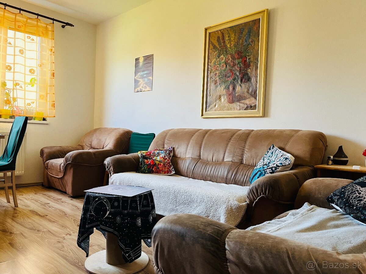 Ponúkame na predaj 3-izbový byt v Kremnici – pokojná lokalit - 2