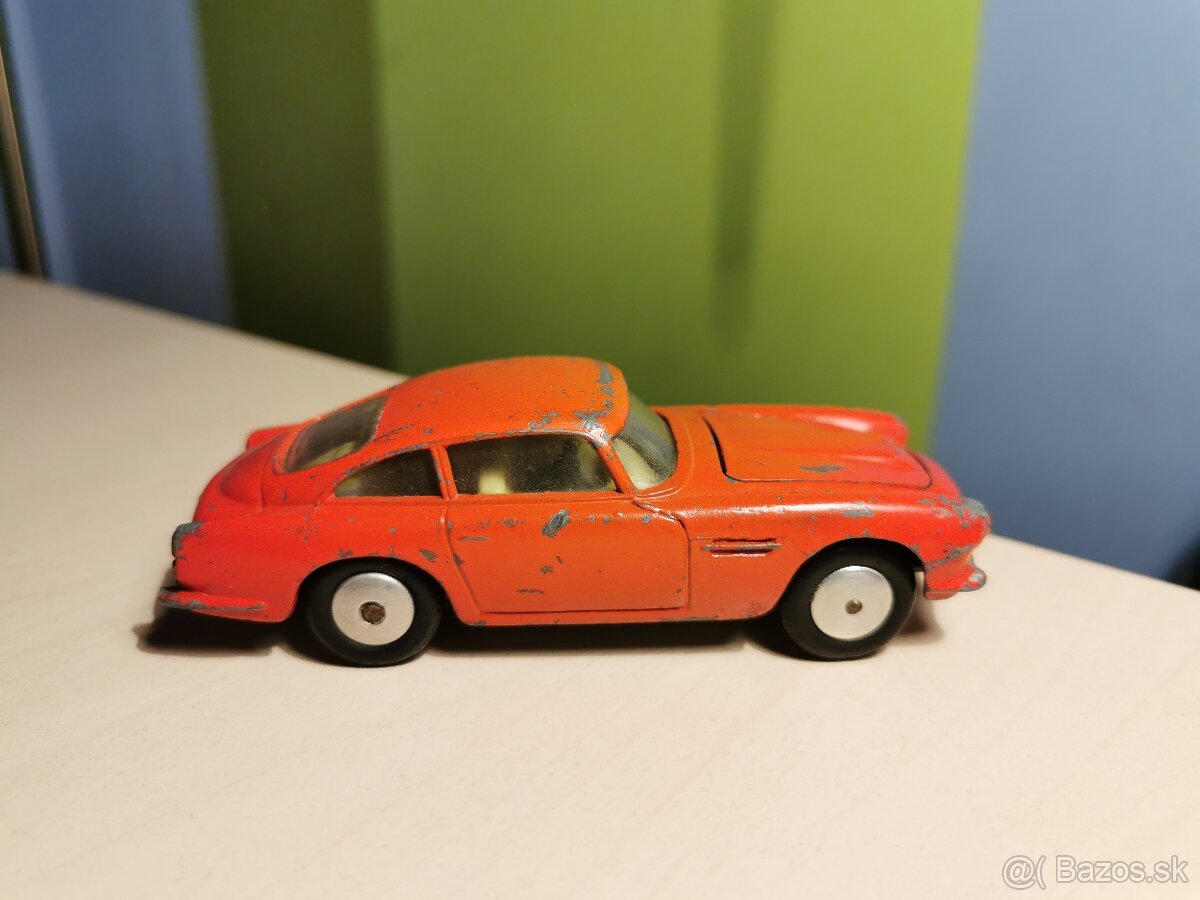 Corgi toys Aston Martin DB4 - 2