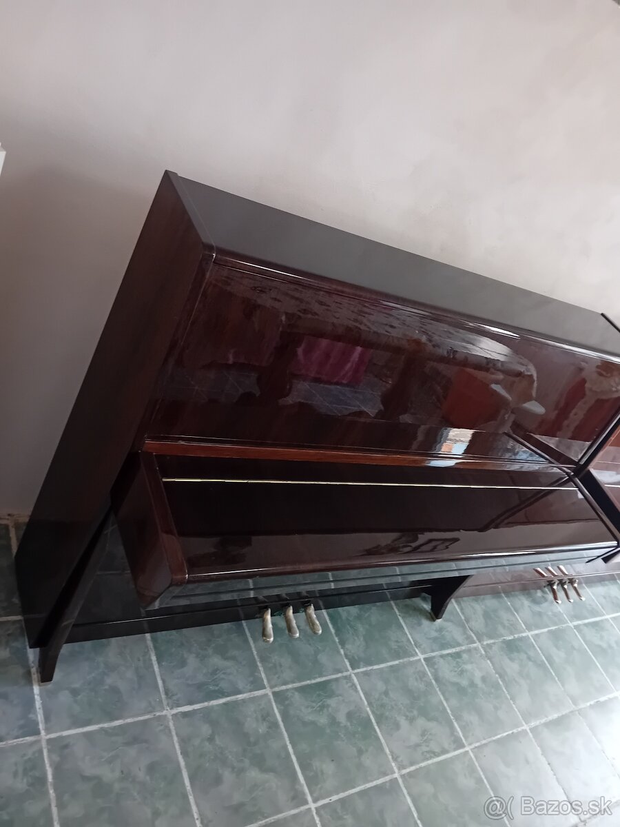 Ponúkam pianíno Petrof - 2