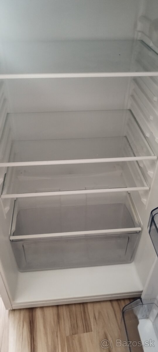 Chladnička z mraznickou - 2