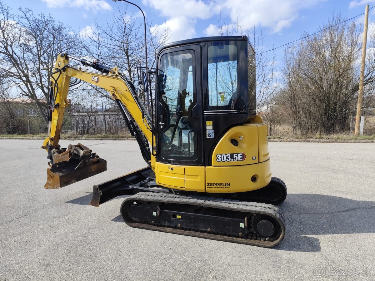 Bager Caterpillar 303.5. + hydraulická svahovačka. - 2