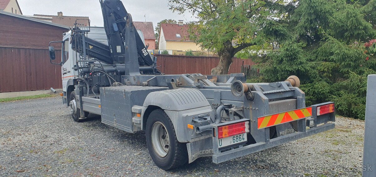 Mercedes Atego 1517 nosič kontejneru s hydraulickou rukou - 2