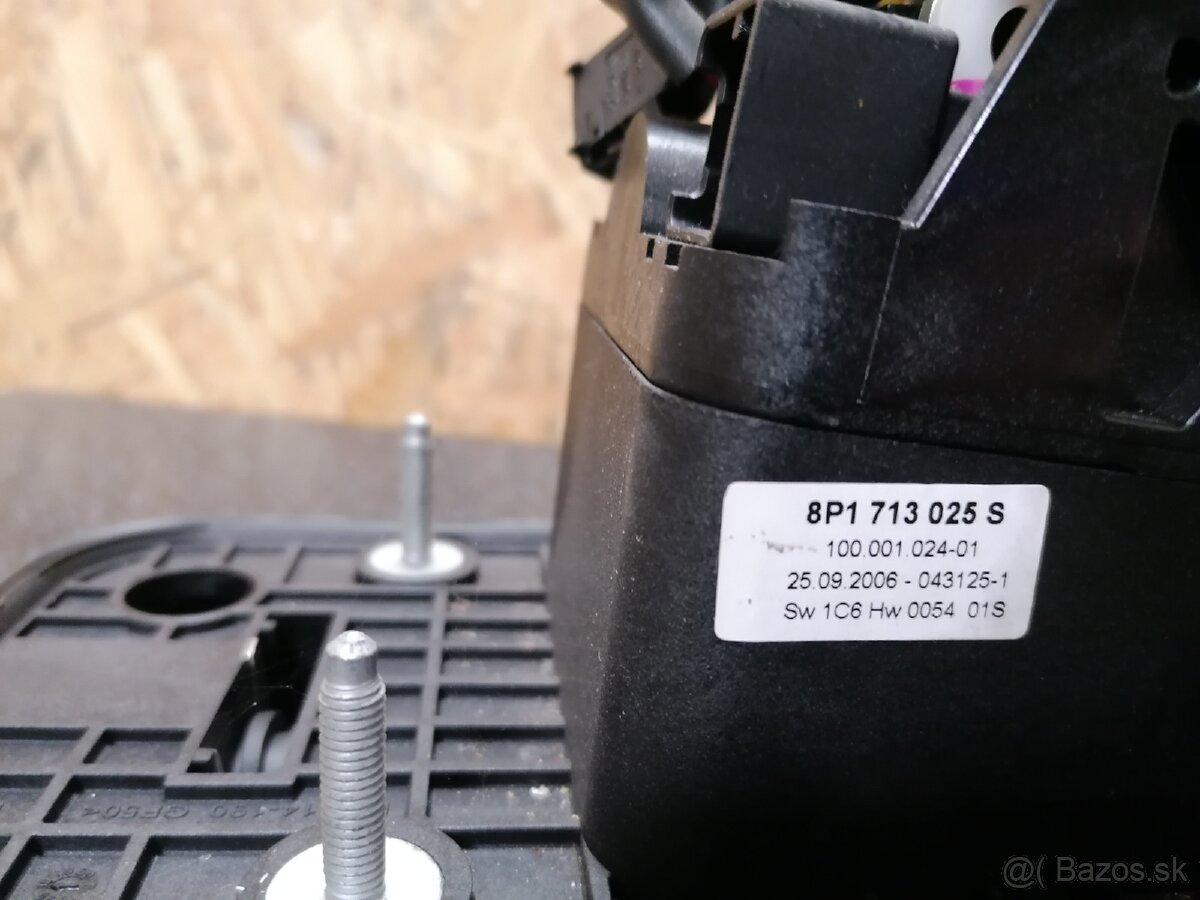 Audi A3 8P volič radenia - 2