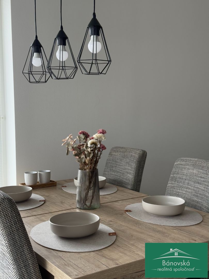 Na predaj 4 izbový priestranný a svetlý rodinný dom vo Veľký - 2