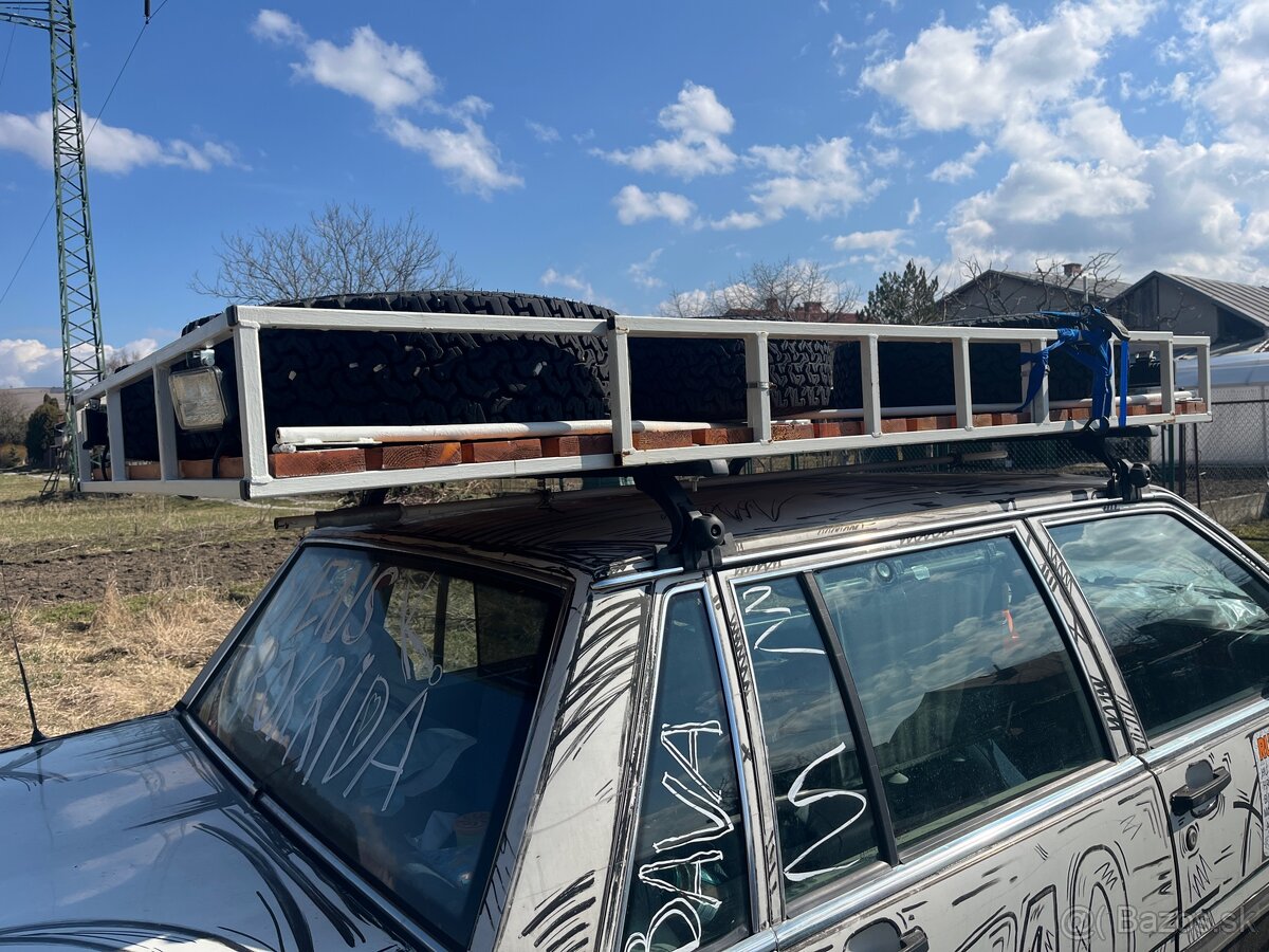 Záhradka na auto s konštrukciou stanu - 2