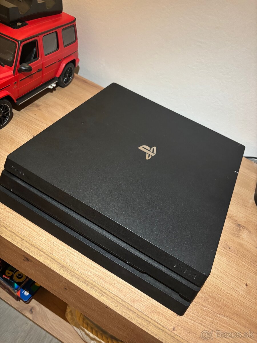 Playstation 4 Pro 1TB + joystick - 2