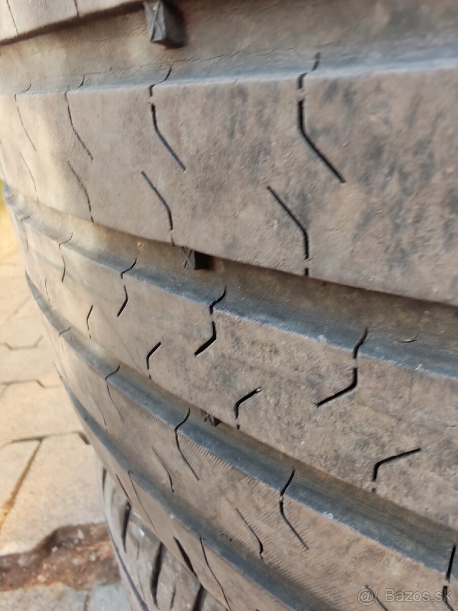 Continental 225/50 R17 - 2