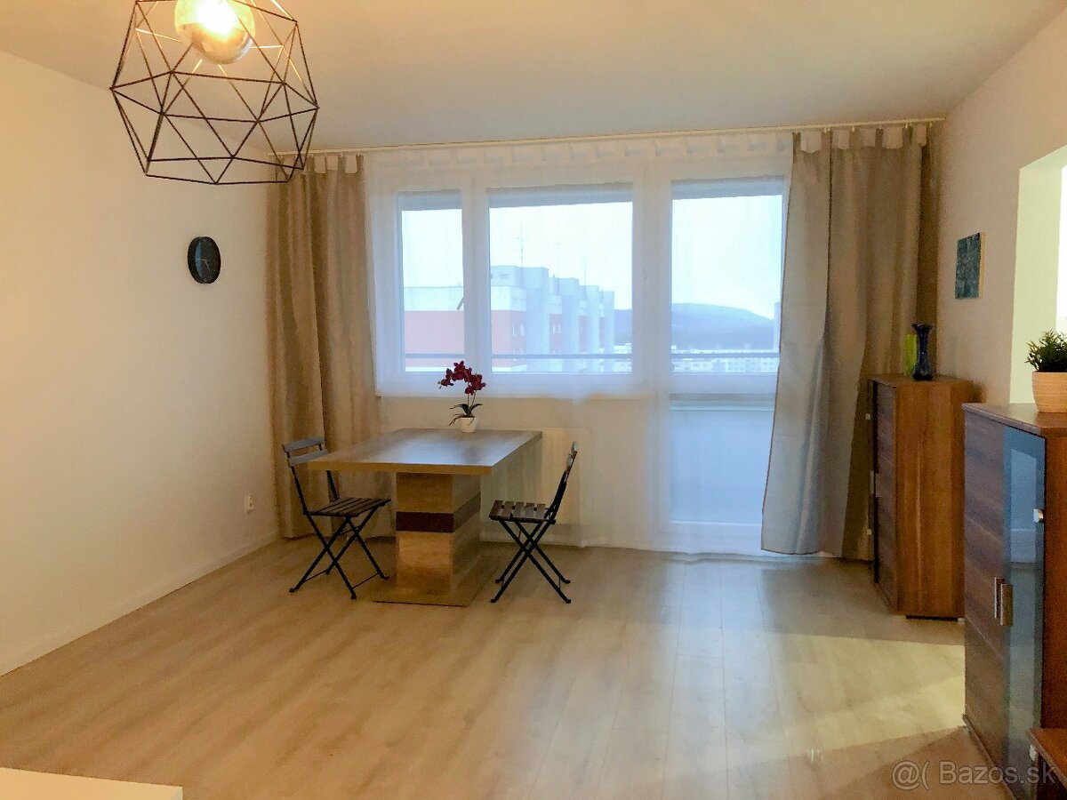 Moderný 1.5i byt so zasklenou lodžiou a klimatizáciou, DNV - 2