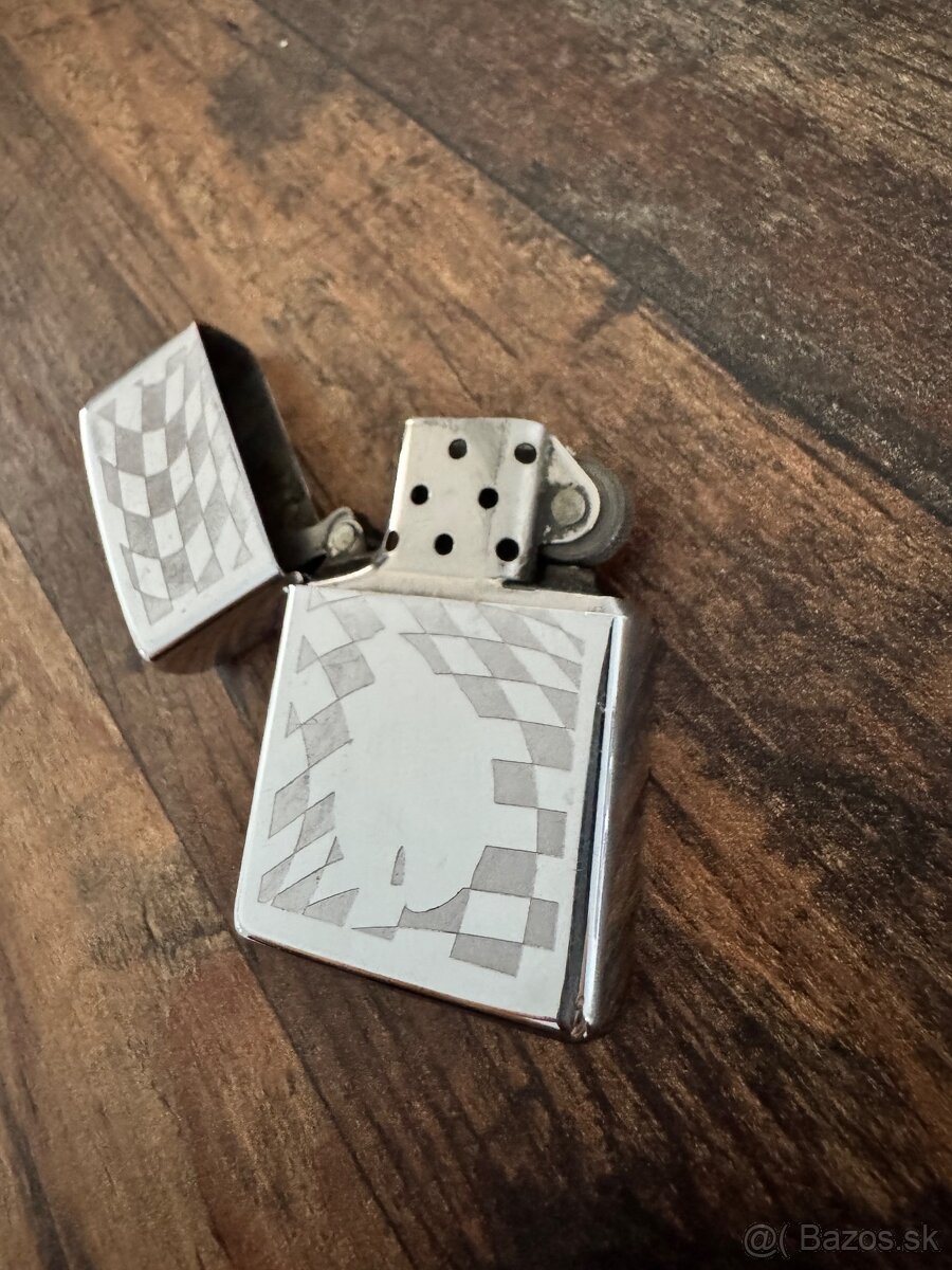 Zippo zapalovač - šachovnica - 2