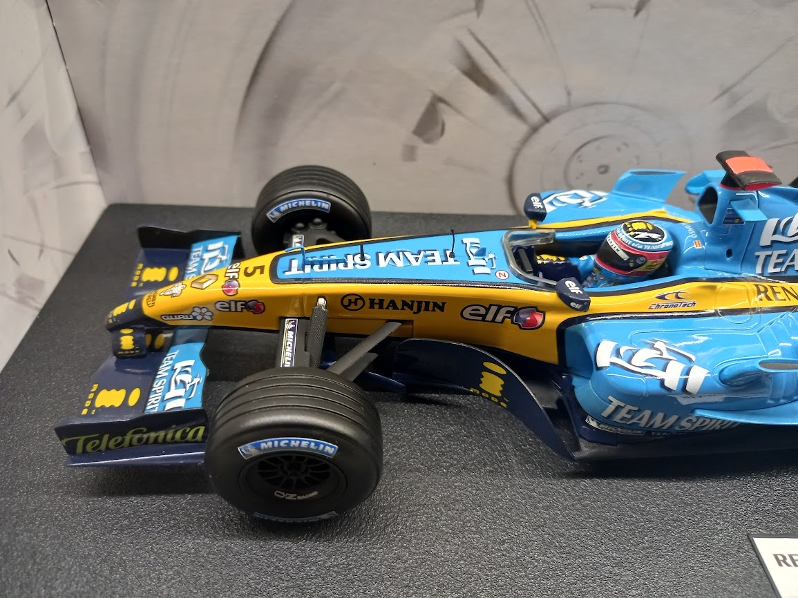 VÝMĚNA / PRODEJ F1 RENAULT R25 2005 ALONSO HOTWHEELS 1:18 - 2