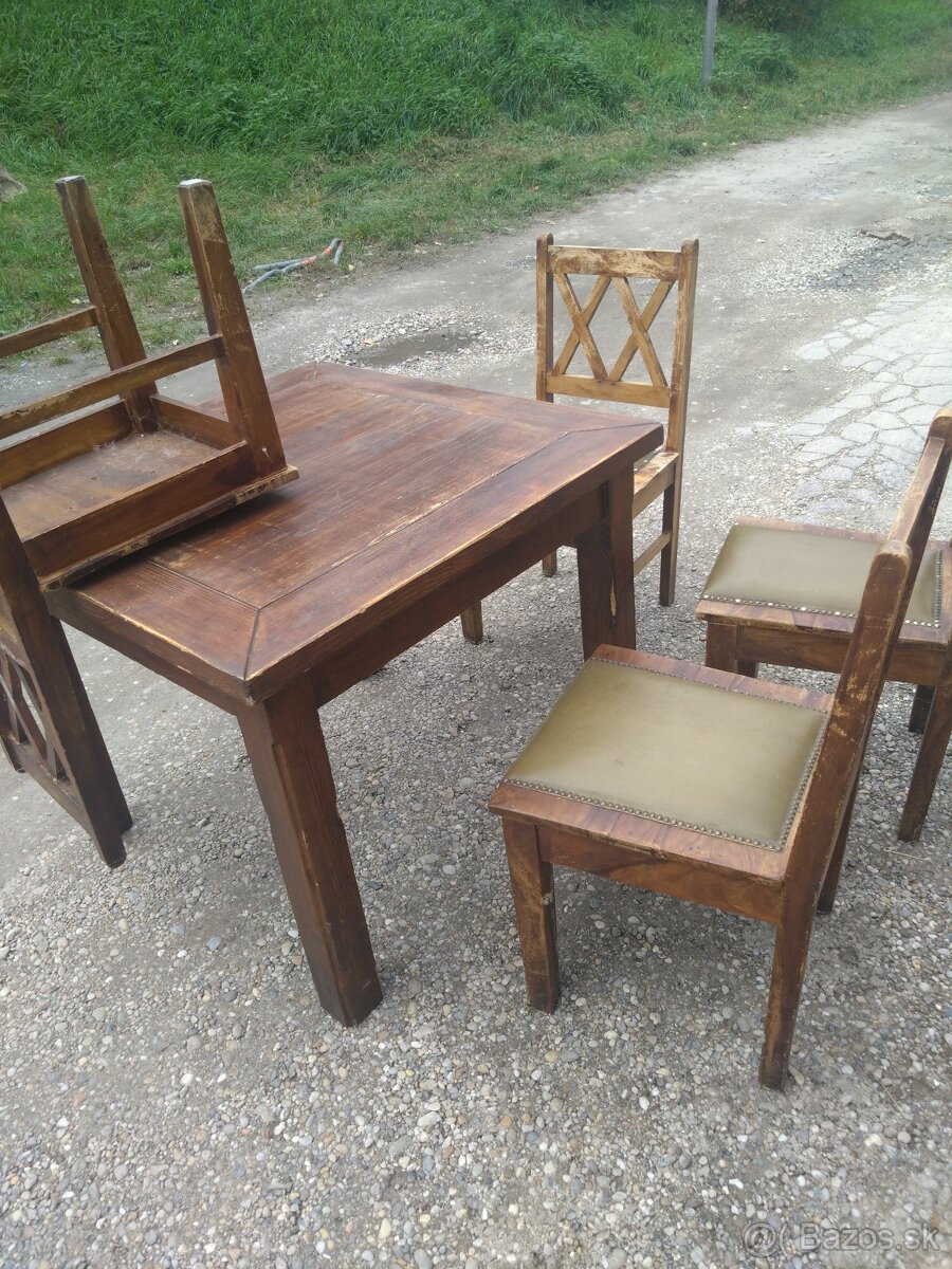Stôl a 4 stoličky - 2