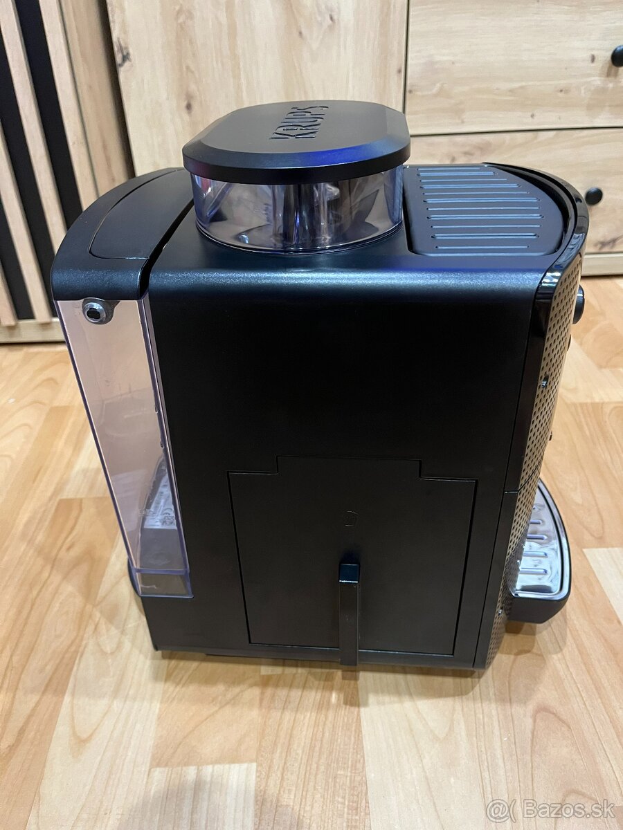 Predám automatický kávovar KRUPS EA81 - 2