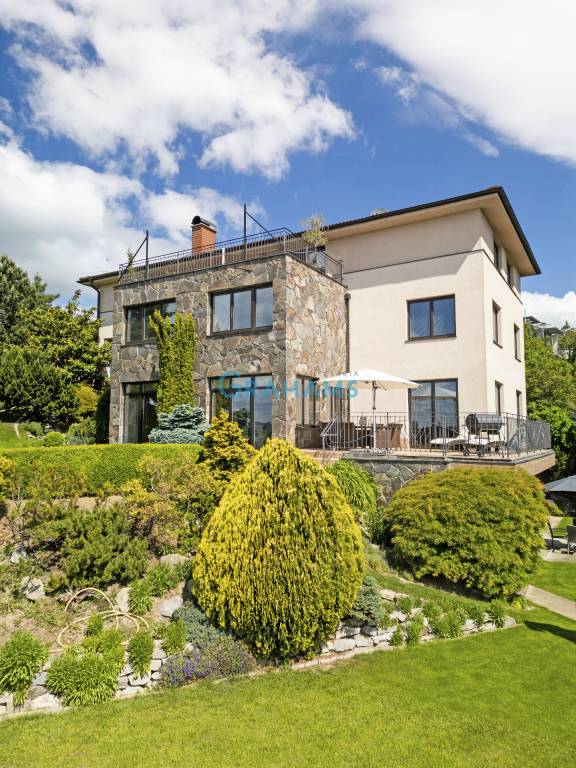 Predaj unikátneho rodinného sídla na Bôriku, Údolná, Staré M - 2