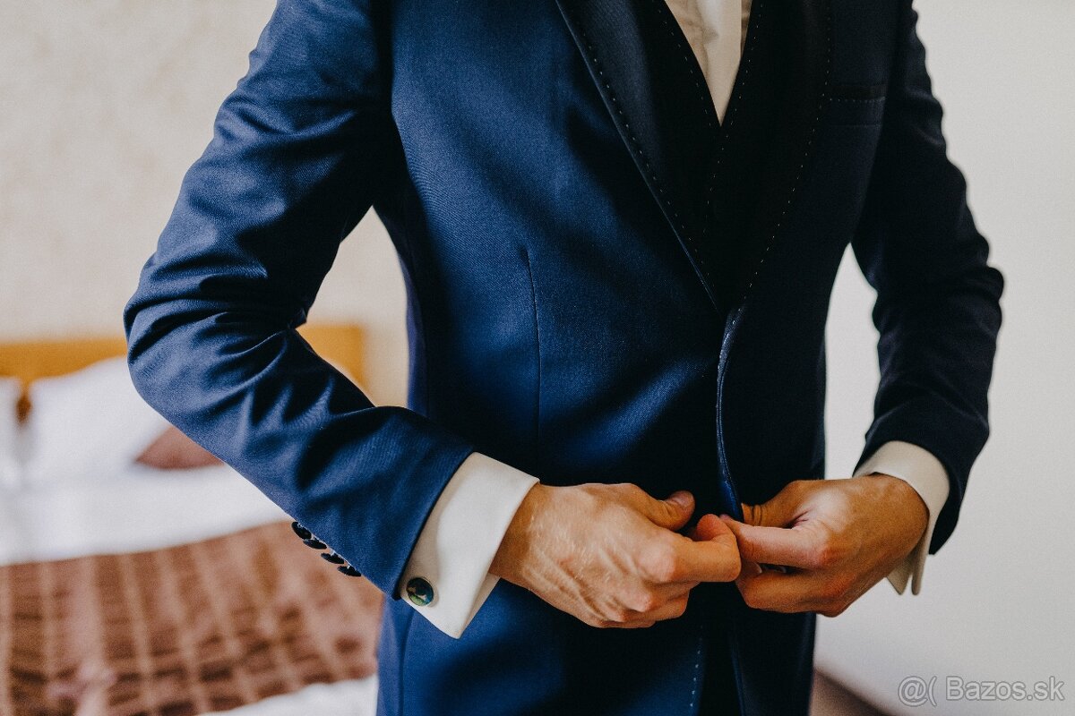 Tmavomodrý svadobný oblek + vesta Pavanna (ako nový) - 2