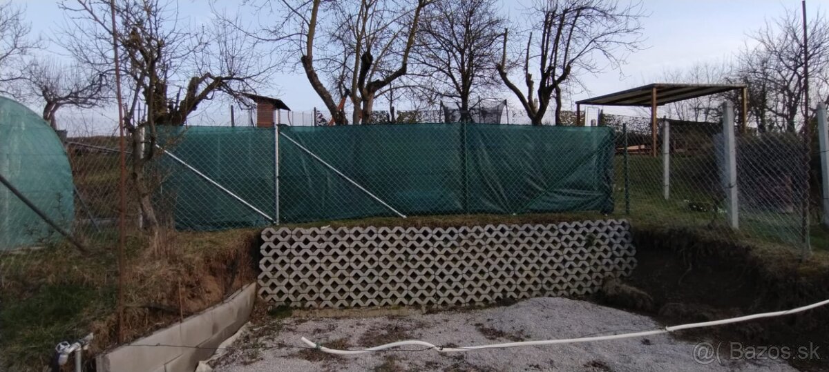 Predám dvoj záhradu s chatkou - 2