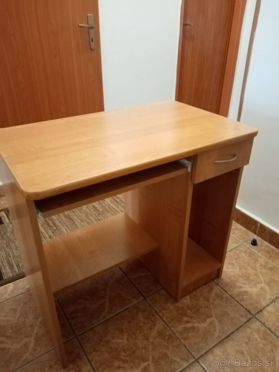 PC stolík - 2