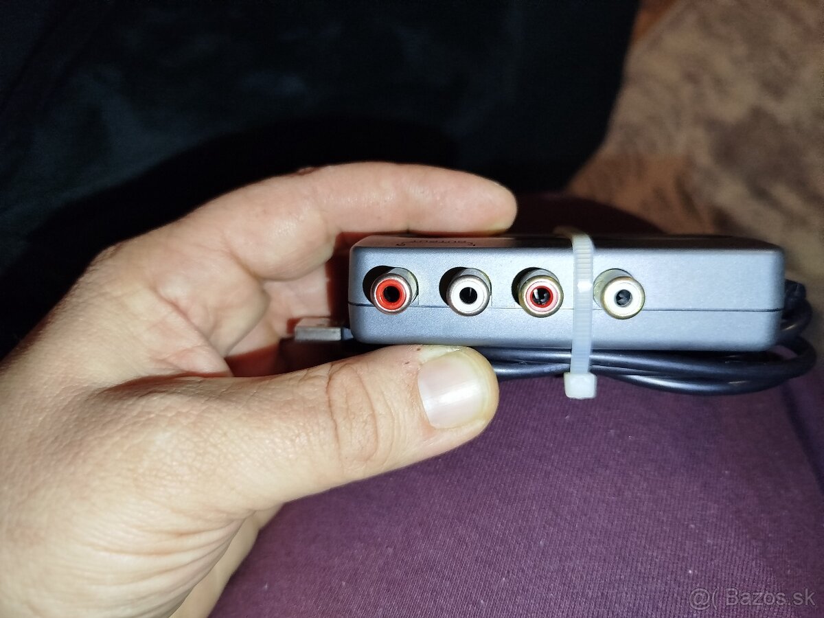 Behringer zvuková karta - 2