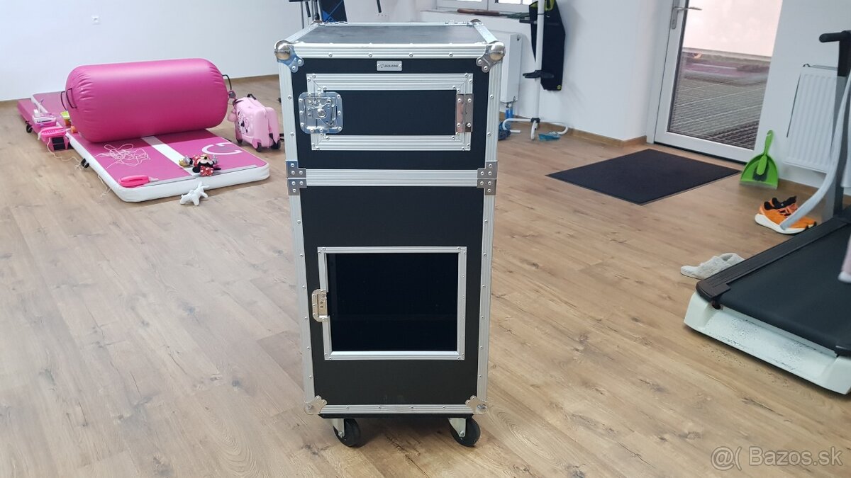 Predam Pult pre DJ alebo zvukára - 2