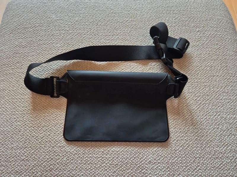 Univerzálne vodeodolné vrecko. S tromi upevňovacími prvkami - 2