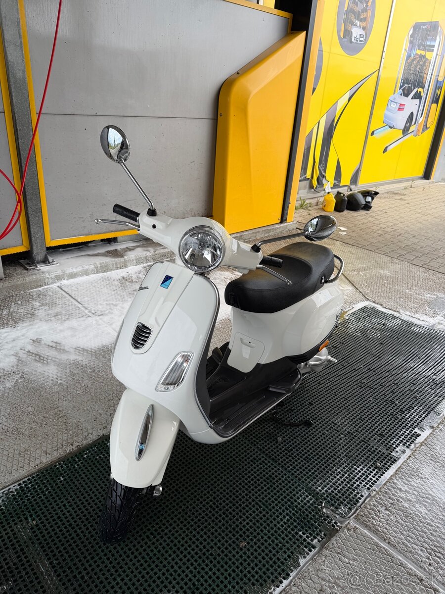 Piaggio vespa lx50 - 2
