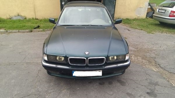 bmw e38 predok celeho auto vsetko - 2