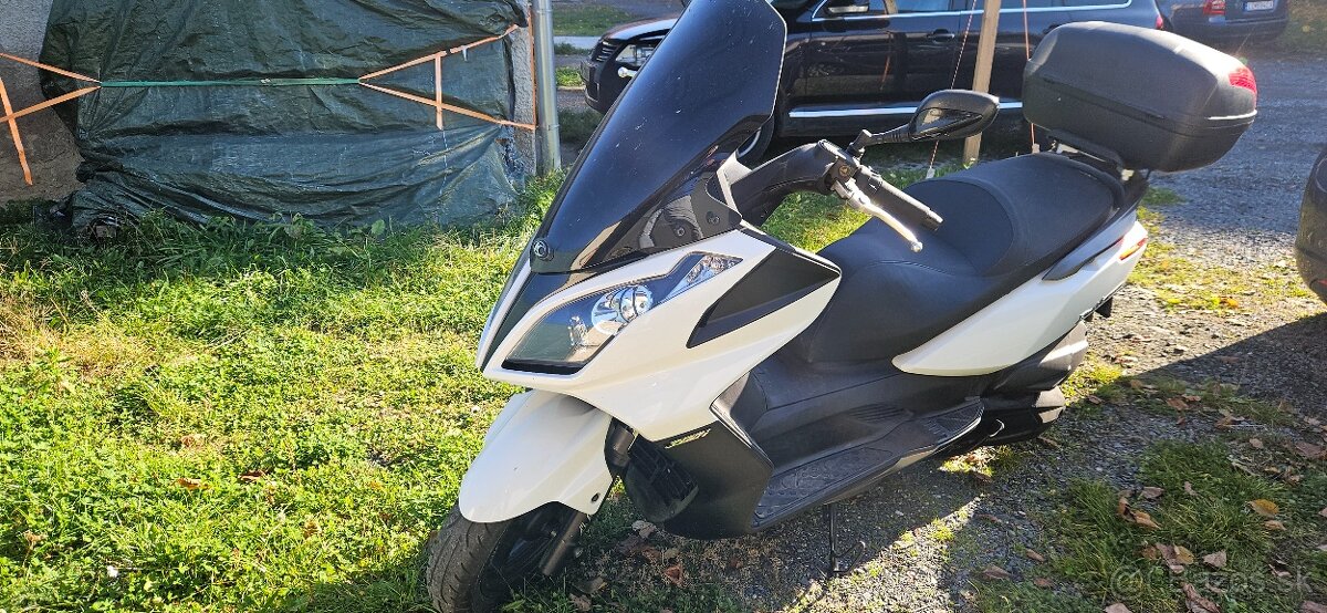 Predám skuter Kymco Downtown 300ie - 2