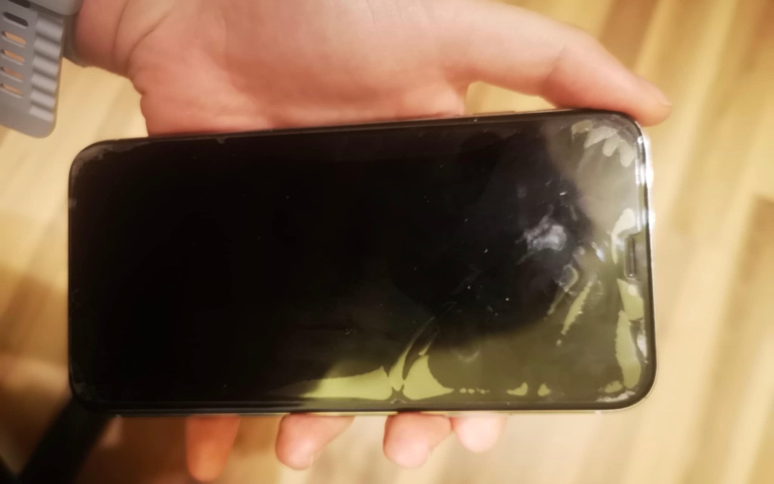 Predám IPhone X - 2