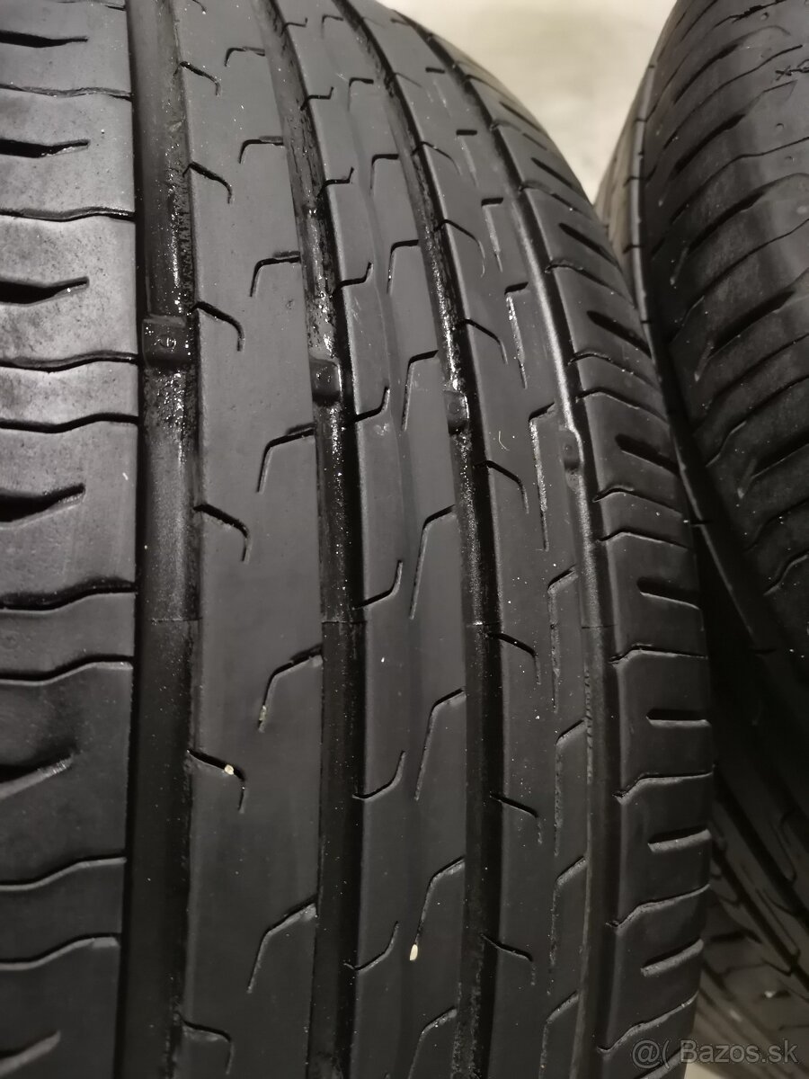 Predám letné pneumatiky 215/55 R17 V - 2