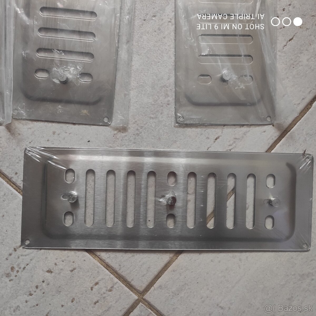 Predám vetraciu mriežku s mechanickým ovládaním 220x90 mm - 2