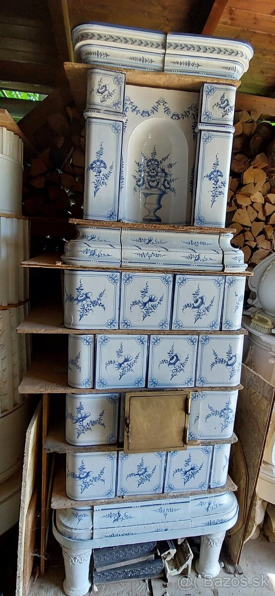 Kachlova pec starozitná - 2