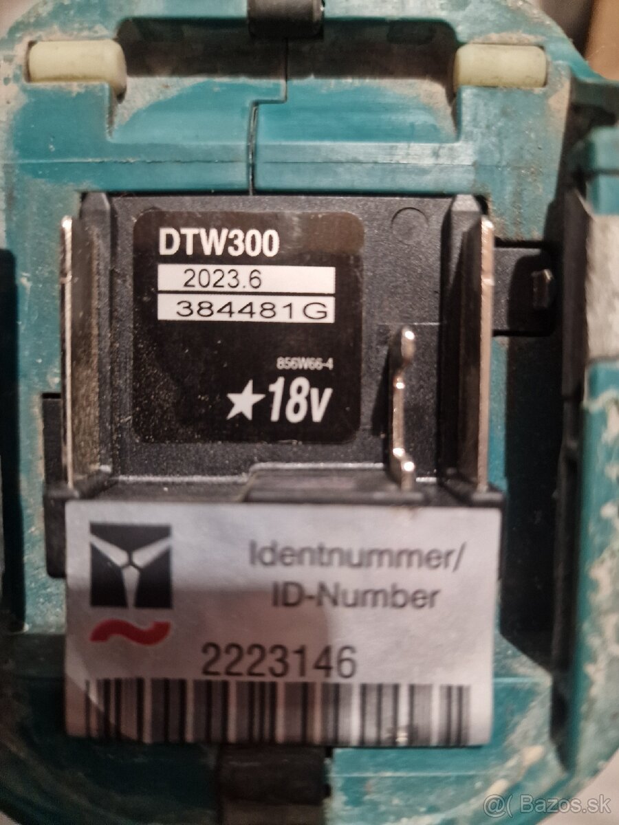 Makita DTW-300 rázový uťahovak - 2