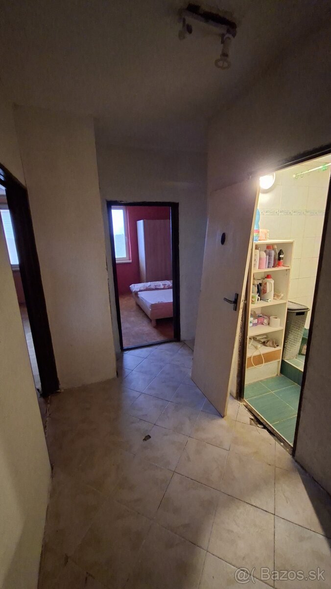 Predam 3 izbový byt v Seredi - 2