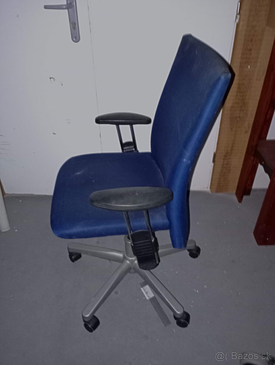 11-Modré kancelárske otočné kreslo - 2